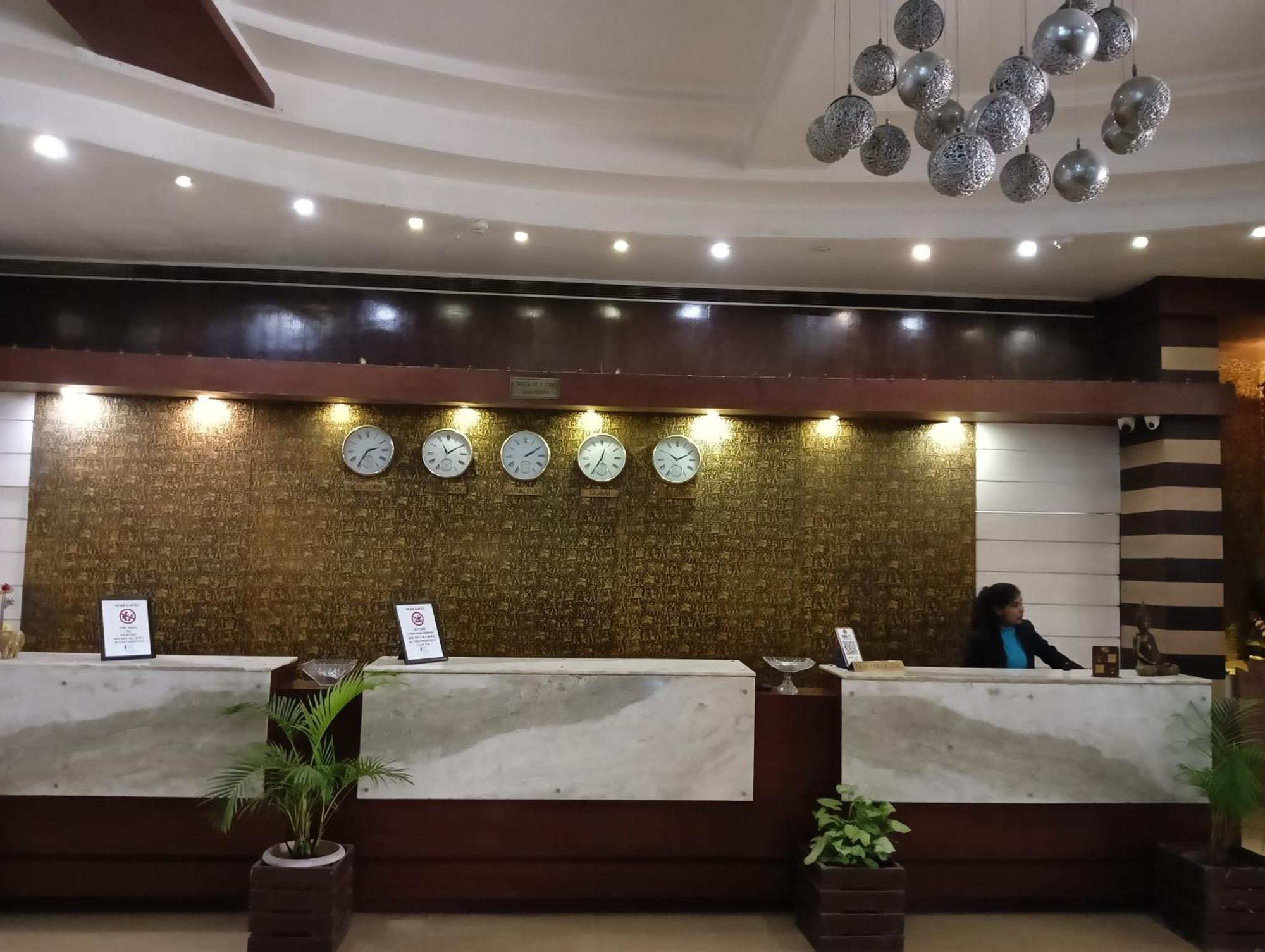 Bk Castles Hotel Jabalpur Exterior foto